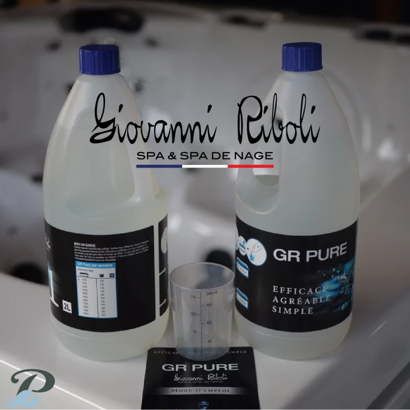 Produit GR Pure Giovanni Riboli et bidon PCH, commercialisés en Dordogne par Piscine Nouvelle Vague.