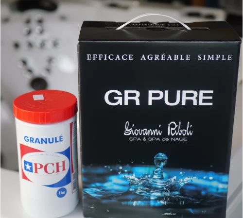 Produit GR Pure Giovanni Riboli et bidon PCH, commercialisés en Dordogne par Piscine Nouvelle Vague.